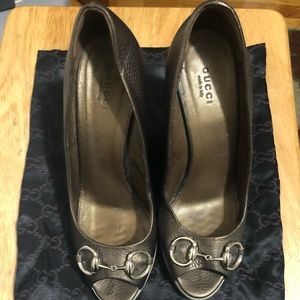 Gucci leather wedges 39